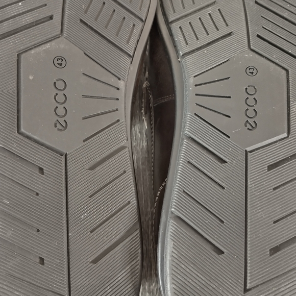 ECCO Classic Moc mens loafer. Size  9.5. Slip ons Leather great condition Brown - Picture 5 of 15